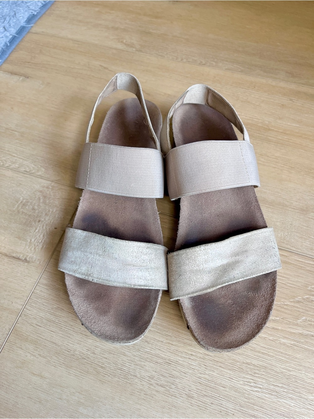 Munro Beige Pisces Sandals Size 8